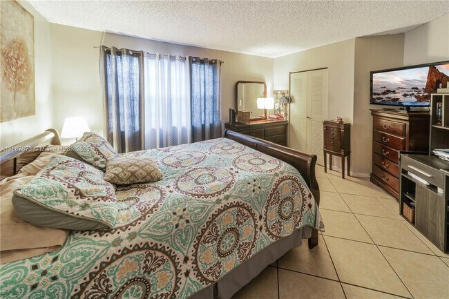 Foto del edificio - 9705 Fontainebleau Blvd