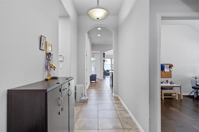 Building Photo - 138 Drury Ln