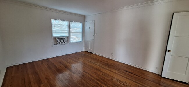 Foto del edificio - 726-C S Old Ranch Rd