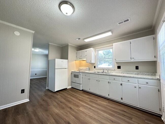 Foto del edificio - 327 E Parker St