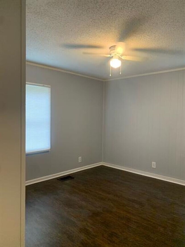 Foto del edificio - Beautifully Updated 3-Bedroom, 2-Bath Home...