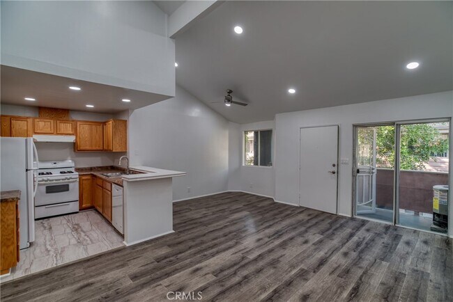 Foto del edificio - 13126 Bromont Ave