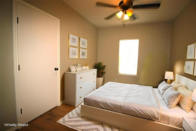 Foto del edificio - 7729 Farm to Market Rd 1301