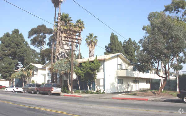 Building Photo - 714-716 N Bullis Rd