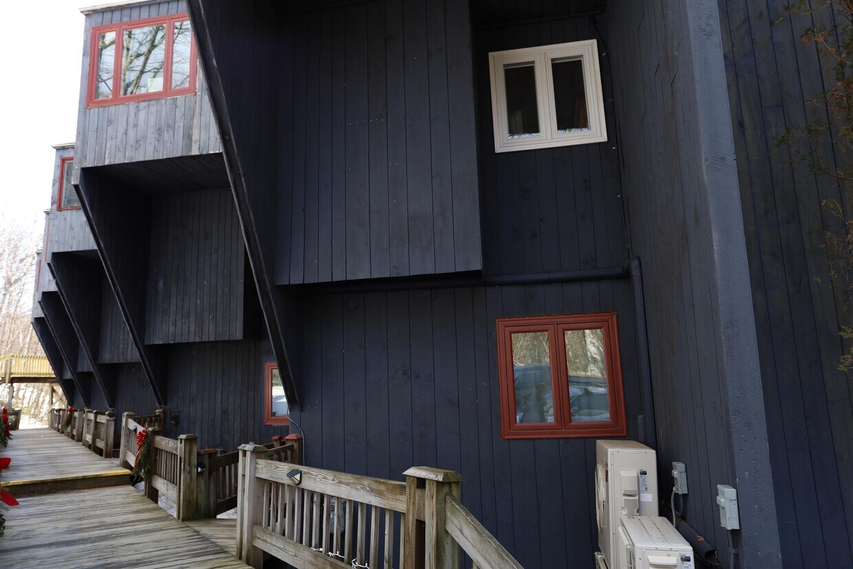 34 Weetamoo Trail, Campton, NH 03223 Townhome Rentals in Campton NH