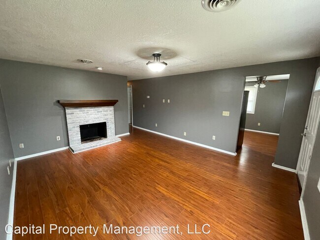 Building Photo - 3 br, 1.5 bath House - 5717 Graber Dr