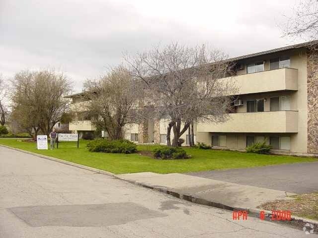 Foto del edificio - Pacific Plaza Apartments