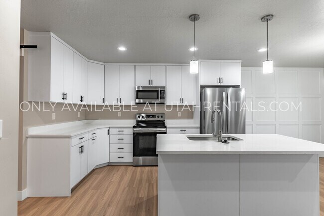 Foto del edificio - 4143 N Fairfield Dr