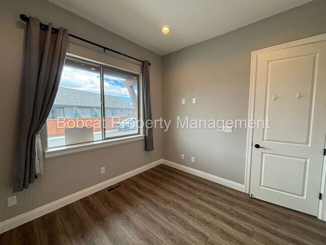 Foto del edificio - 3108 Cambria Lp