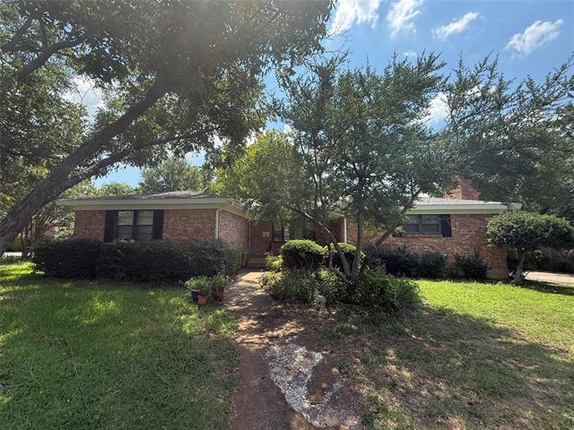 Foto principal - 605 Clebud Dr