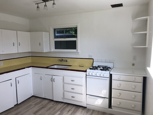 Foto del edificio - 402 Dufour St