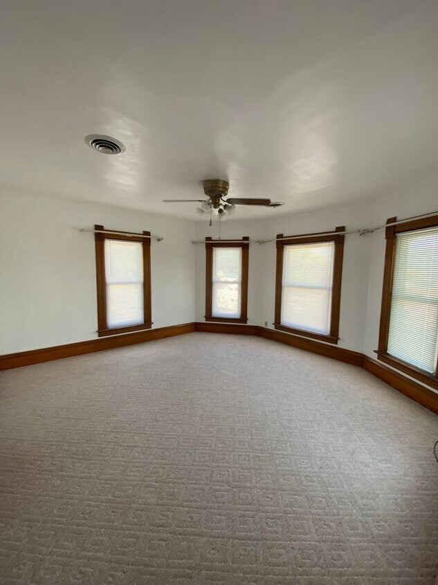 Primary Photo - 1115 McClellan St