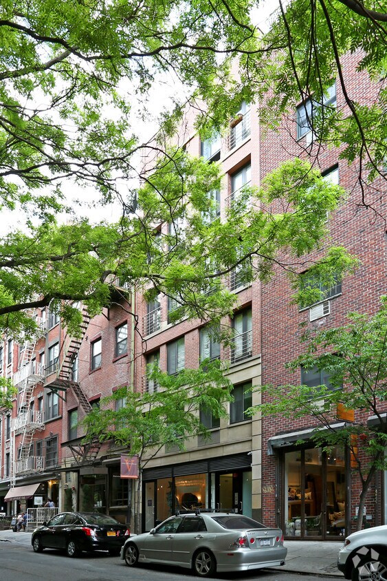Building Photo - 192 Elizabeth St