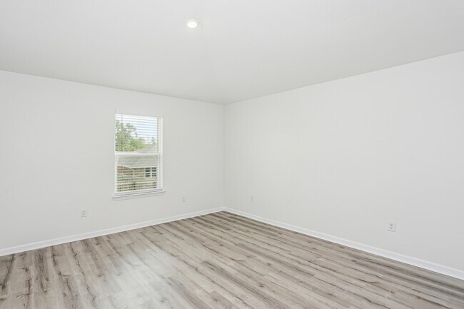 Master bedroom - 3476 Blaney Dr
