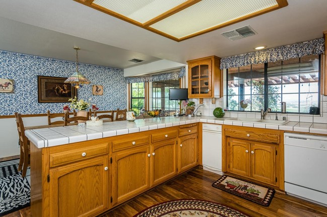 Building Photo - 6060 Vista del Paso