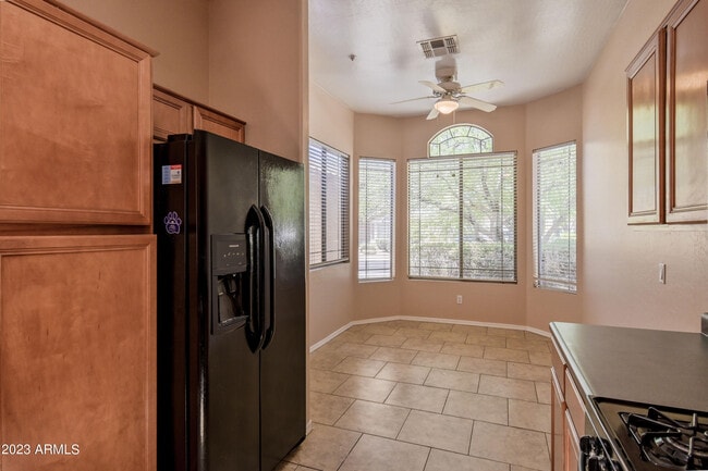 Building Photo - 10347 E Caribbean Ln