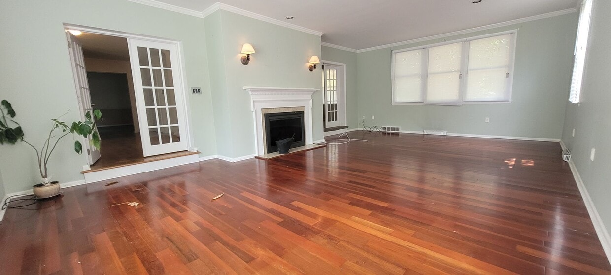 Foto principal - Spacious 3 bedroom 2.5 bathroom home in Ha...