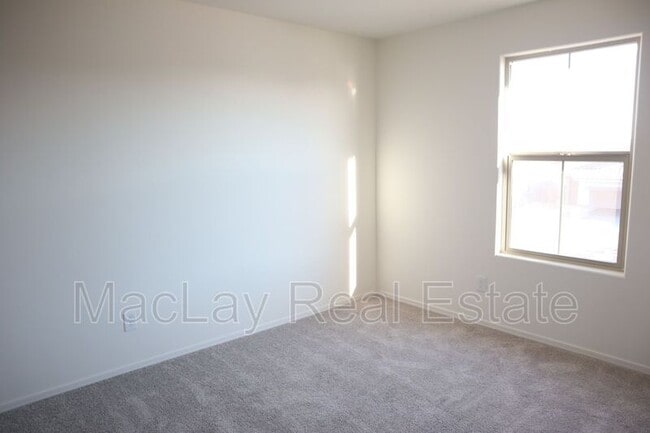 Building Photo - 10676 W Golson Dr