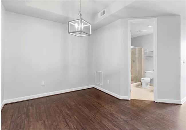 Building Photo - 711 Cosmopolitan Dr NE