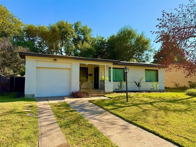 Building Photo - 10506 Sandra Lynn Dr