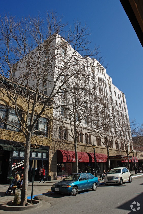 Building Image - The Palomar Inn