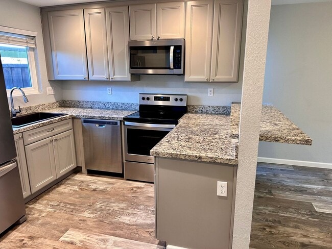 Building Photo - 3 Bed, 2 Bath Home in Rohnert Park