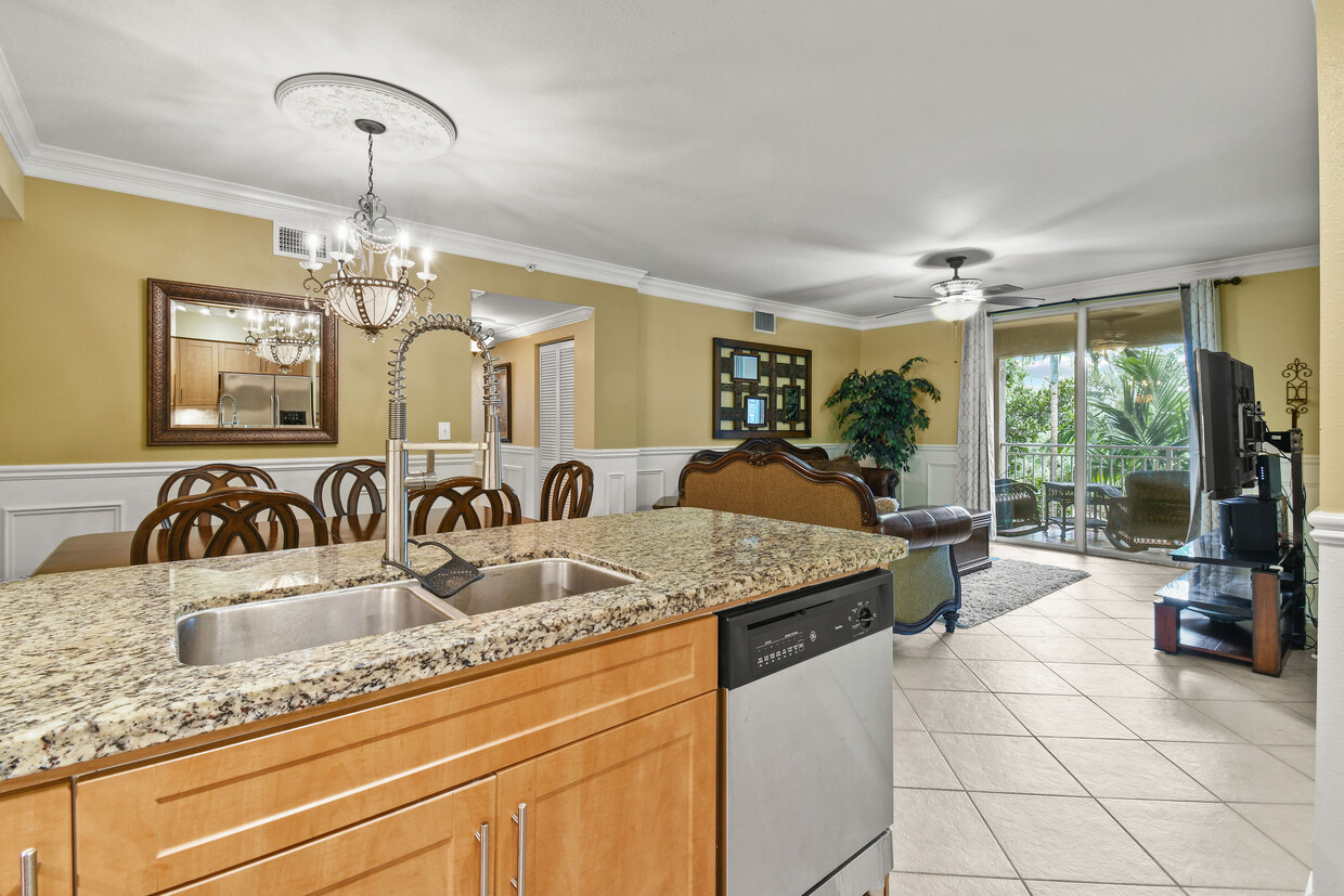 Dining Room - 6450 Emerald Dunes Dr