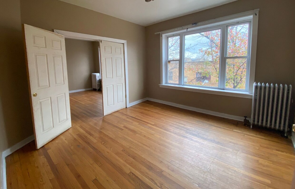 Living Room/Bedroom off Living Room - 4800 N Lawndale Ave