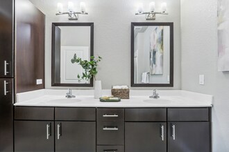 48-web-or-mls-100 Myrtle St - Unit 310 - 012.jpg - Weston Park at Longwood Station