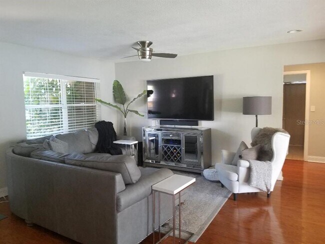 Foto del edificio - 612 Columbia Dr