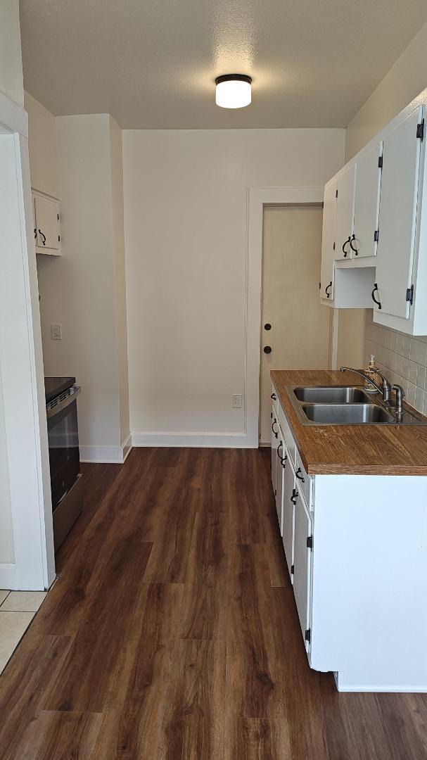 Building Photo - 2002 7th Ave W