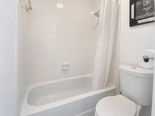 Foto del edificio - Beautifully Maintained 3 bedoom 2 bath Rental Home that Blends Comfort, Modern Convenience, and T...