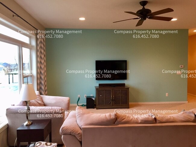 Building Photo - COMING SOON! 5 Bed 3.5 Bath Home in Hudson...