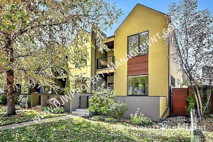 Primary Photo - 1713 N 13th St
