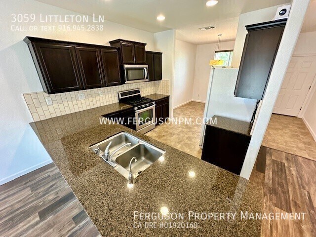Foto del edificio - 3059 Littleton Ln