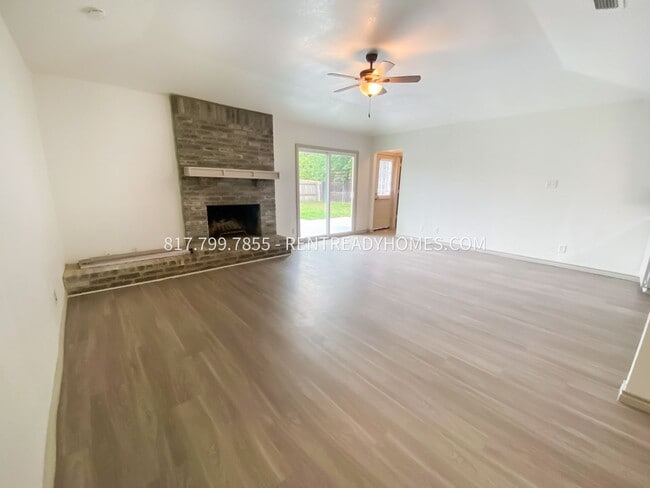 Building Photo - 203 W Shady Oaks Cir