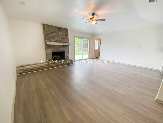 Photo - 203 W Shady Oaks Cir House