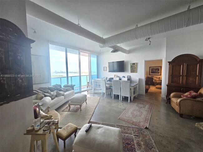Foto del edificio - 700 NE 25th St