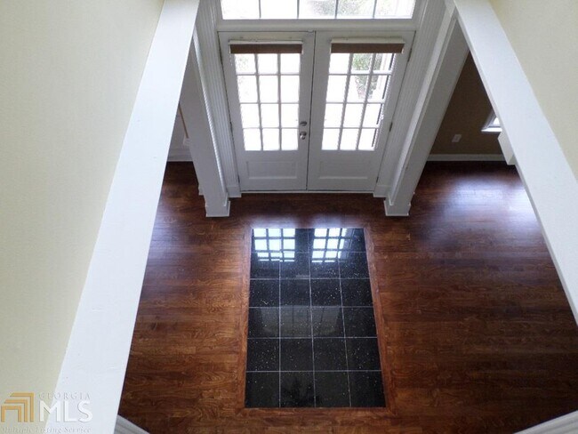 Building Photo - 700 Abercorn Dr SW