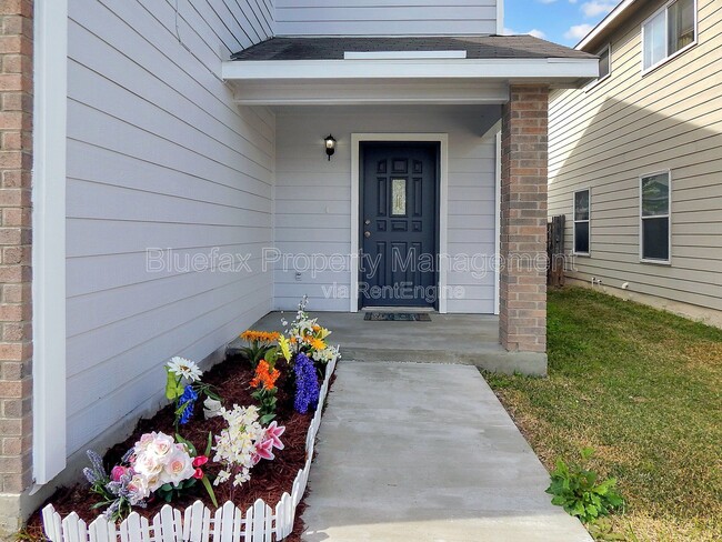 Building Photo - 211 Quince Flower