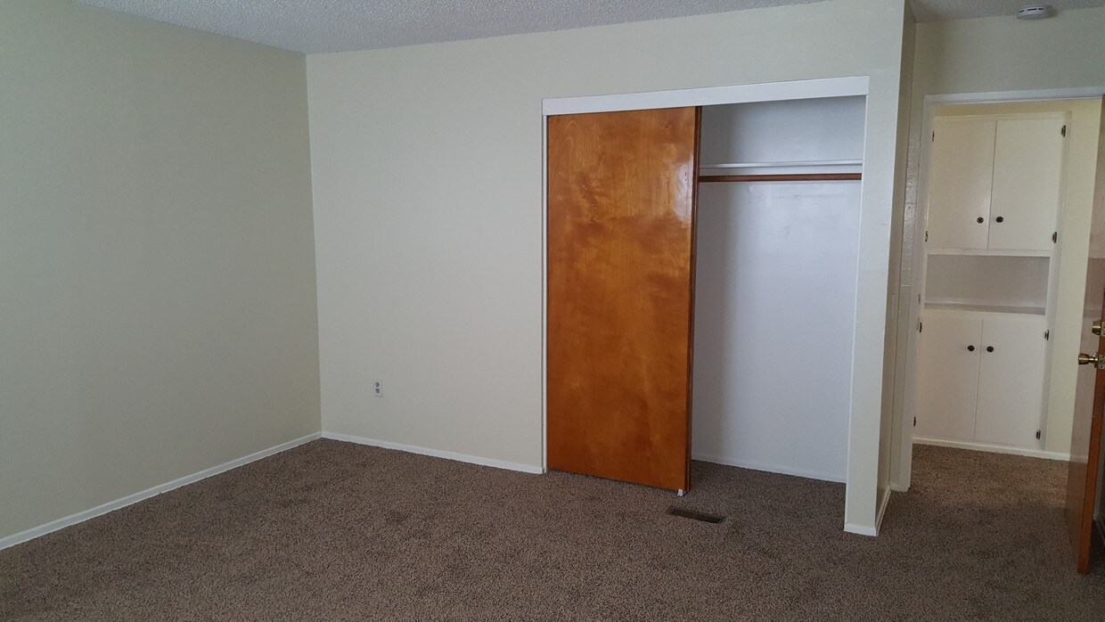 Foto del edificio - 15176 Oakwood Ln
