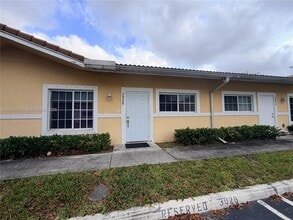 Building Photo - 3926 SW 48th Ave