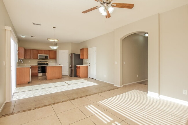 Building Photo - 2652 S 89th Dr
