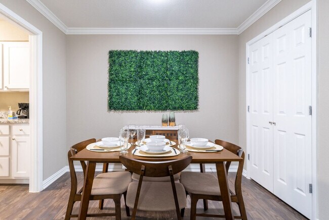 Foto del edificio - 10020 Regal Park Ln