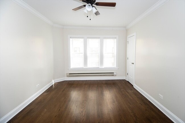 Building Photo - 3814 N Greenview Ave