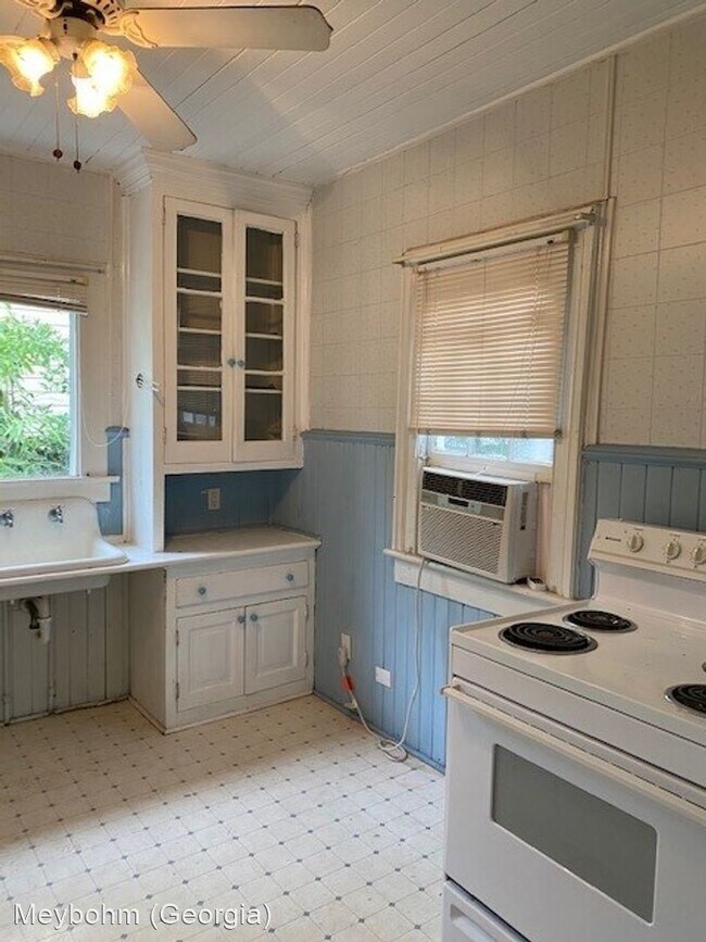 Building Photo - 1 br, 1 bath House - 2413 1/2 Walton Way