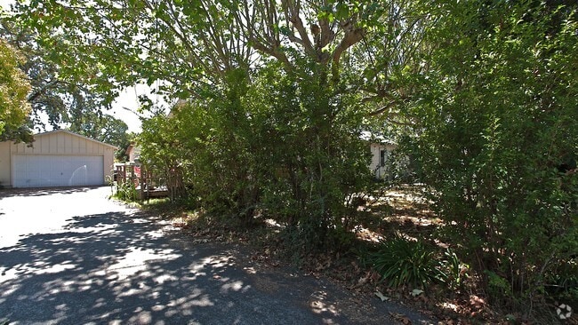 Building Photo - 1520-1524 Ditty Ave