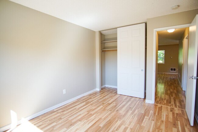 Foto del edificio - Spacious Two Bedroom in Heart of Buckman!