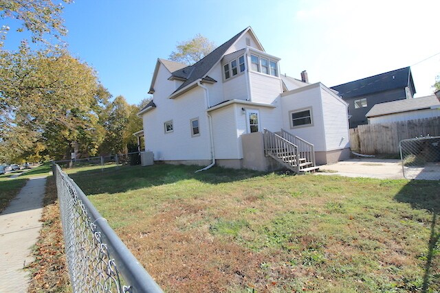 Building Photo - 645 N 24th St