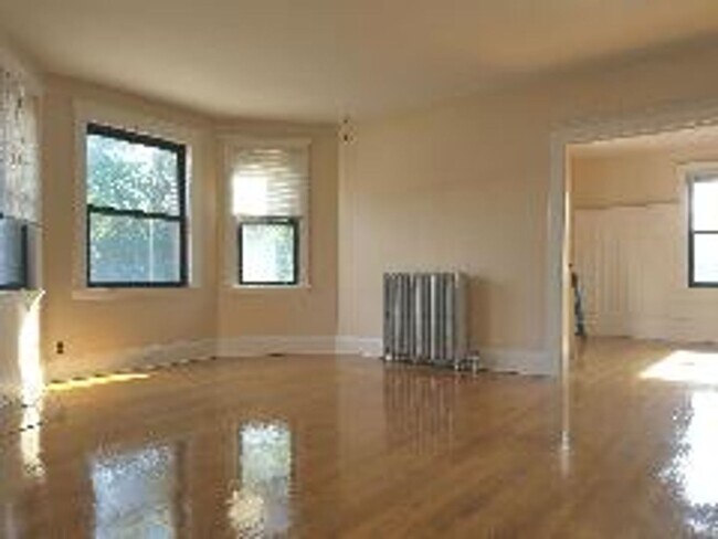 Building Photo - BC 2025!!!  Renovated Brighton 4 Bed on Ch...